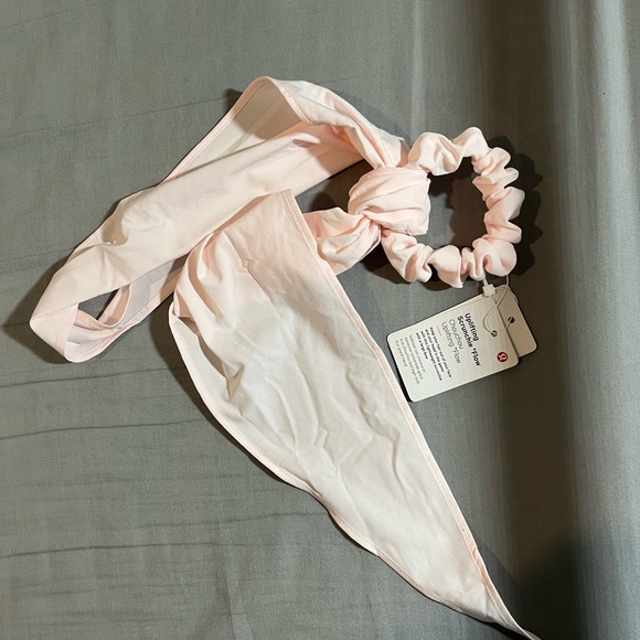 Lululemon Uplifting Scrunchie *Flow - Picture 1 of 4